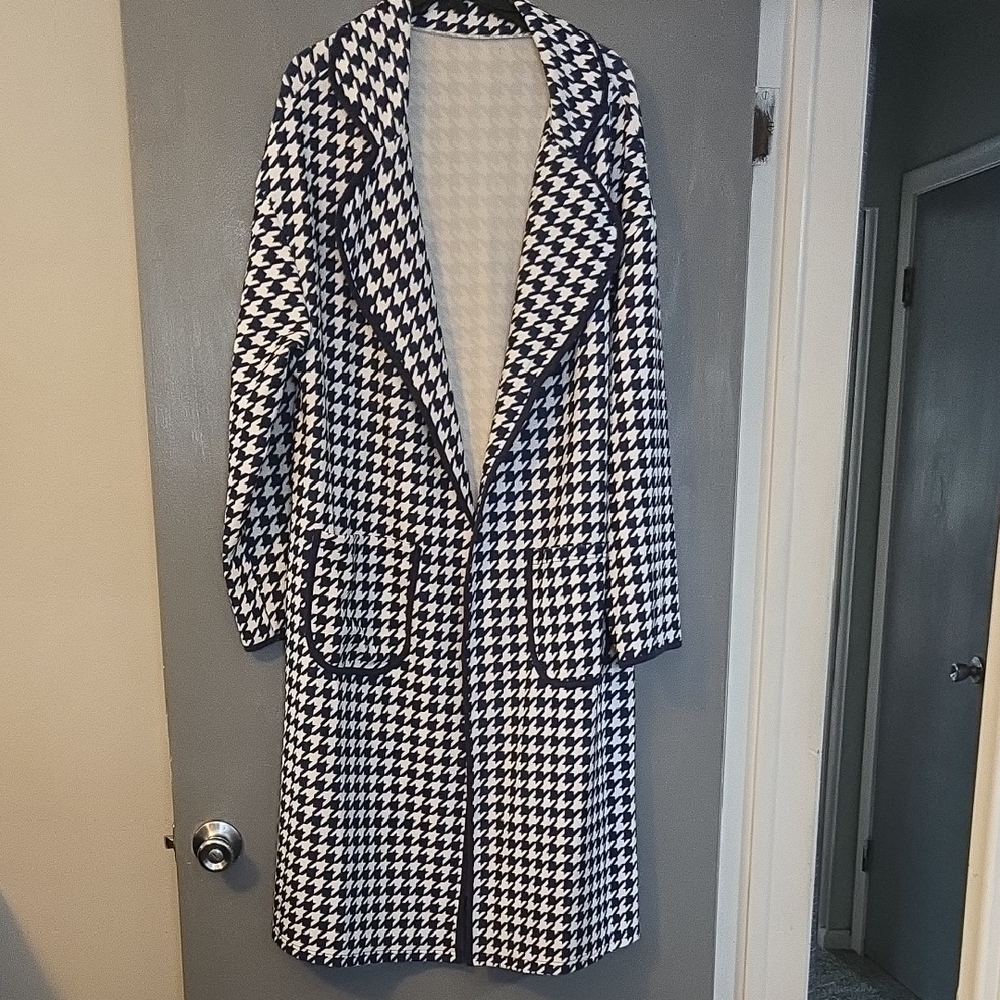 Houndstooth Pattern Women's Coat